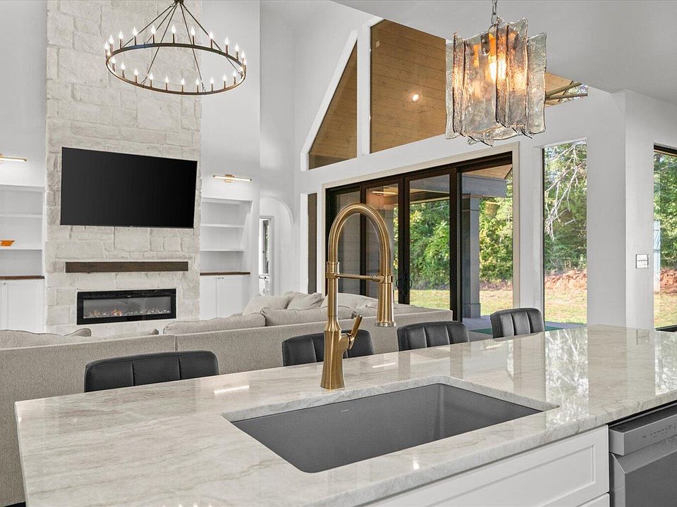 46th image of 2458 Highway 163