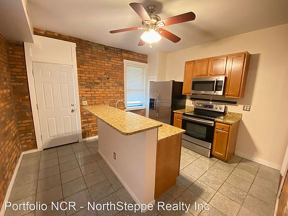 4th image of 886 Hunter Ave #886