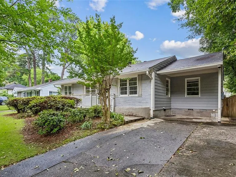 1910 La Dawn Ln NW — Photo 3
