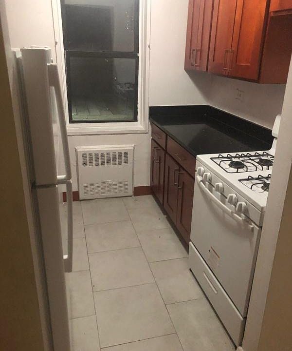 2nd image of 1819 Williamsbridge Rd APT 1E