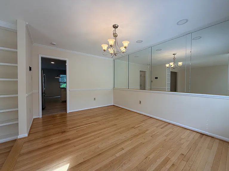 7418 Crestberry Ln — Photo 15