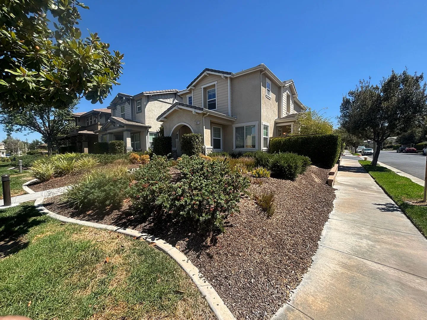 Valencia Single-Family Home for Rent in Creekside! — Photo 1