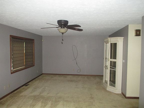 4th image of 1821 S Creasy Ln