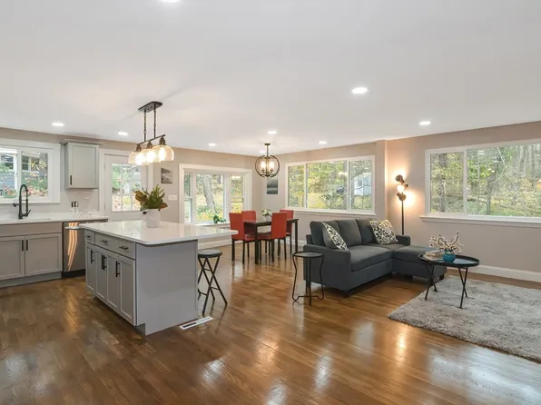 354 Gorwin Dr, Holliston, MA 01746