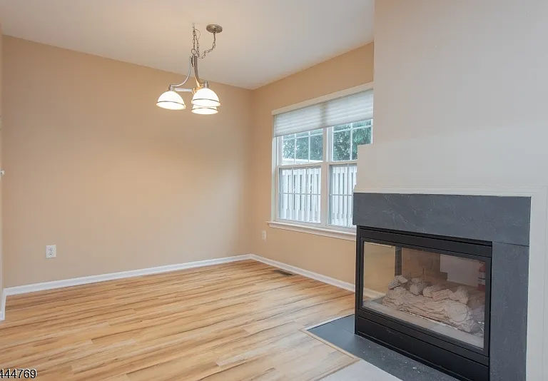 2404 Vantage Ct — Photo 11