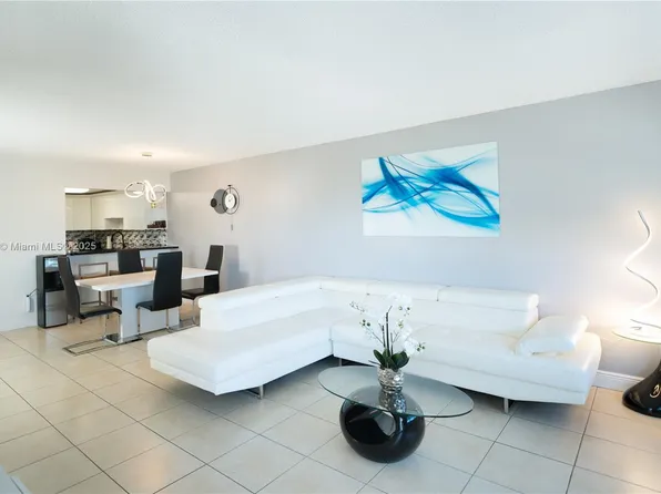 6950 Miami Gardens Dr APT 2-502, Hialeah, FL 33015