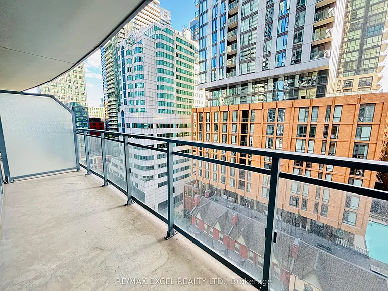 21 Widmer St #901 — Photo 14