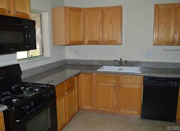 5th image of 13830 Cranston Ave