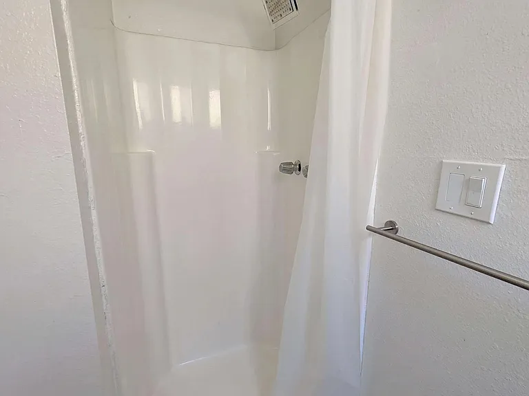 1034 N Martel Ave #1 — Photo 12