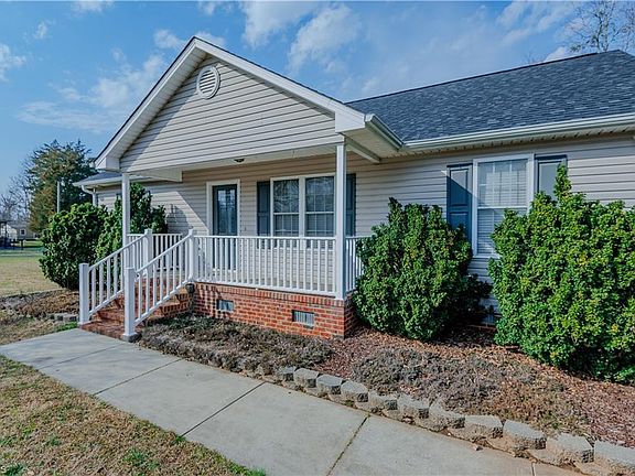 2nd image of 2562 Foxfire Ln