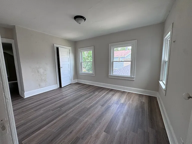258 Washington St — Photo 8