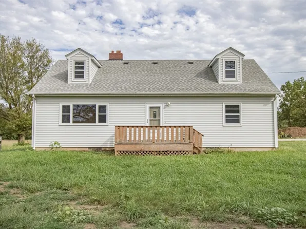 23105 County Road E34, Anamosa, IA 52205