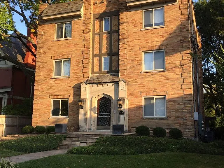 2534 Erie Ave #3 — Photo 1