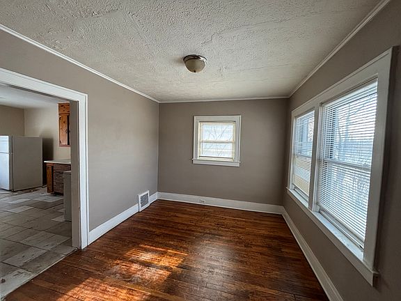 4th image of 14 N Glenwood Ave