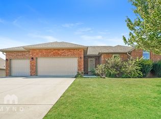 4674 W Oneida Dr, Springfield, MO 65802