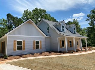 1227 Forsyth Landing Dr, Forsyth, GA
