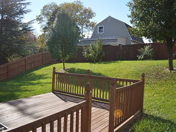 2nd image of 4634 Golfview Dr NE