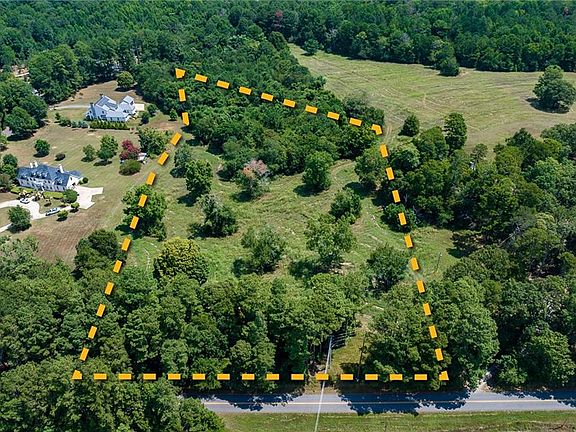 3rd image of 6070 Old Jefferson Rd #1