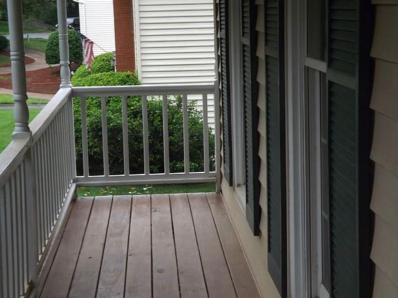 3rd image of 2309 Milstead Cir NE