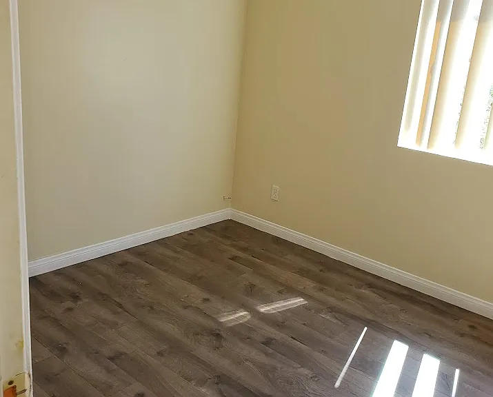 1724 Hampton Ct — Photo 4