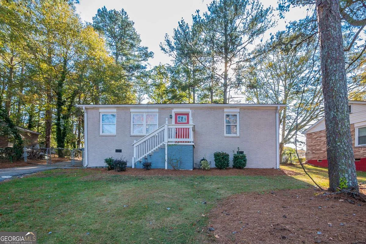 640 Steve Dr SW photo 1