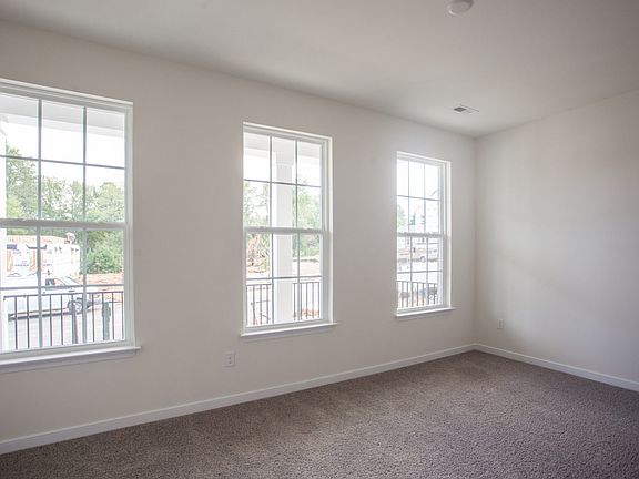 16712 Thornapple Run-0001