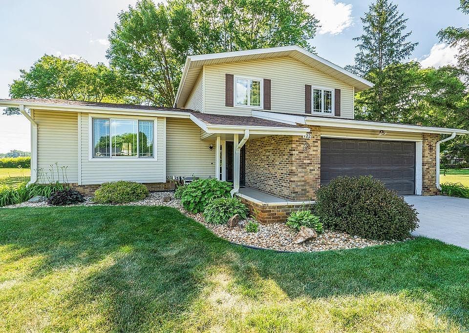 1st image of 122 Pioneer Valley Dr