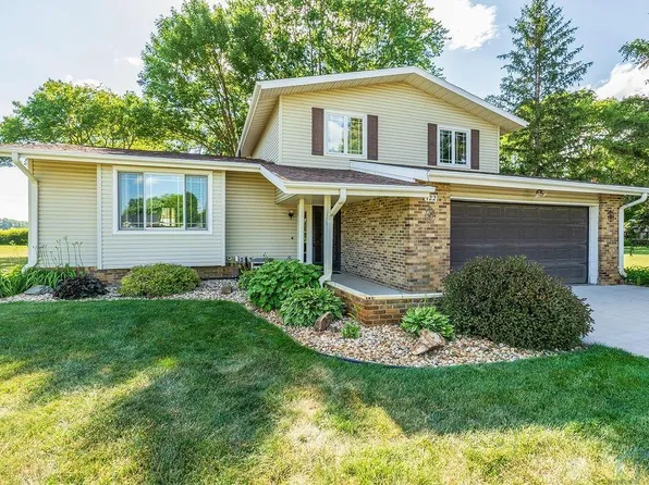 122 Pioneer Valley Dr, Sergeant Bluff, IA 51054