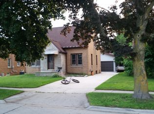 1414 S 21st St, Manitowoc, WI 54220