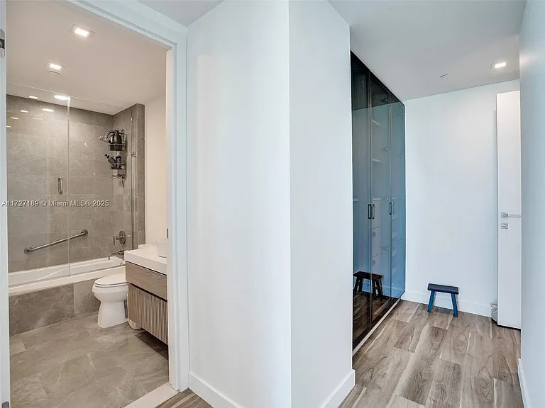 17001 Collins Ave #2308 — Photo 30
