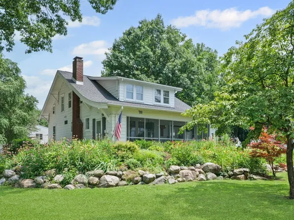 711 N Main St, Tuscola, IL 61953