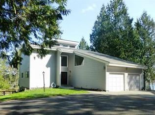 3711 Snug Harbor Dr NE, Olympia, WA 98516