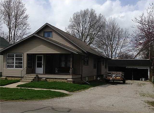 1st image of 105 E Curtis St