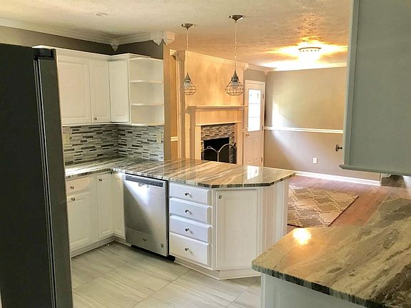 4th image of 3385 Carriage Ln