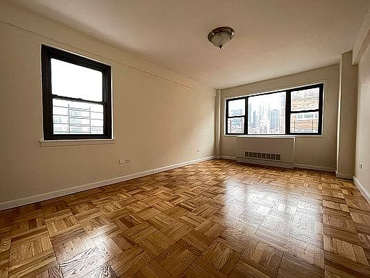4th image of 342 E 67th St #1002