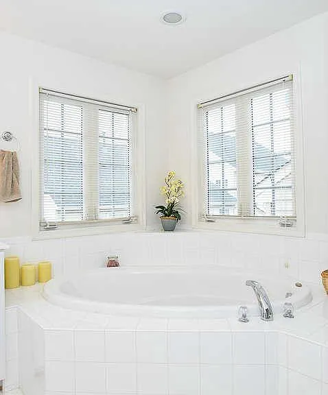 9910 E Hill Dr — Photo 10