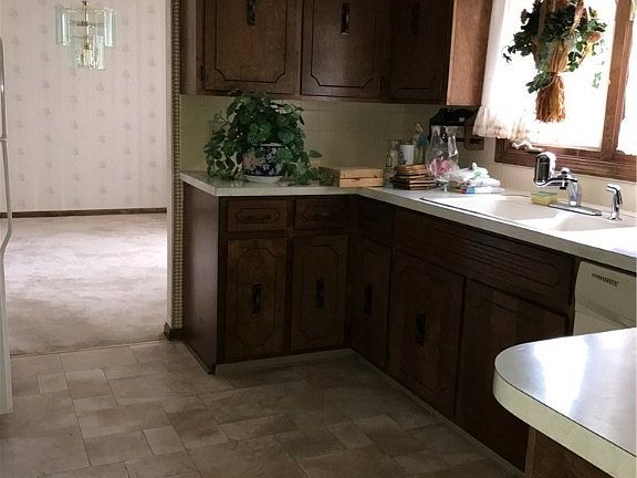5th image of 5087 Glenoak Dr NE