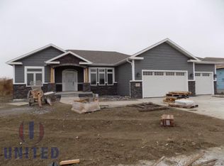 517 Kingston Cir, Sergeant Bluff, IA 51054