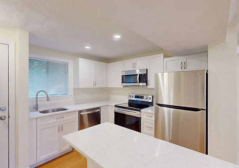 Norwest Woods Apartment — Photo 14