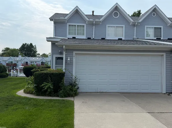 141 Milton St, Algonac, MI 48001