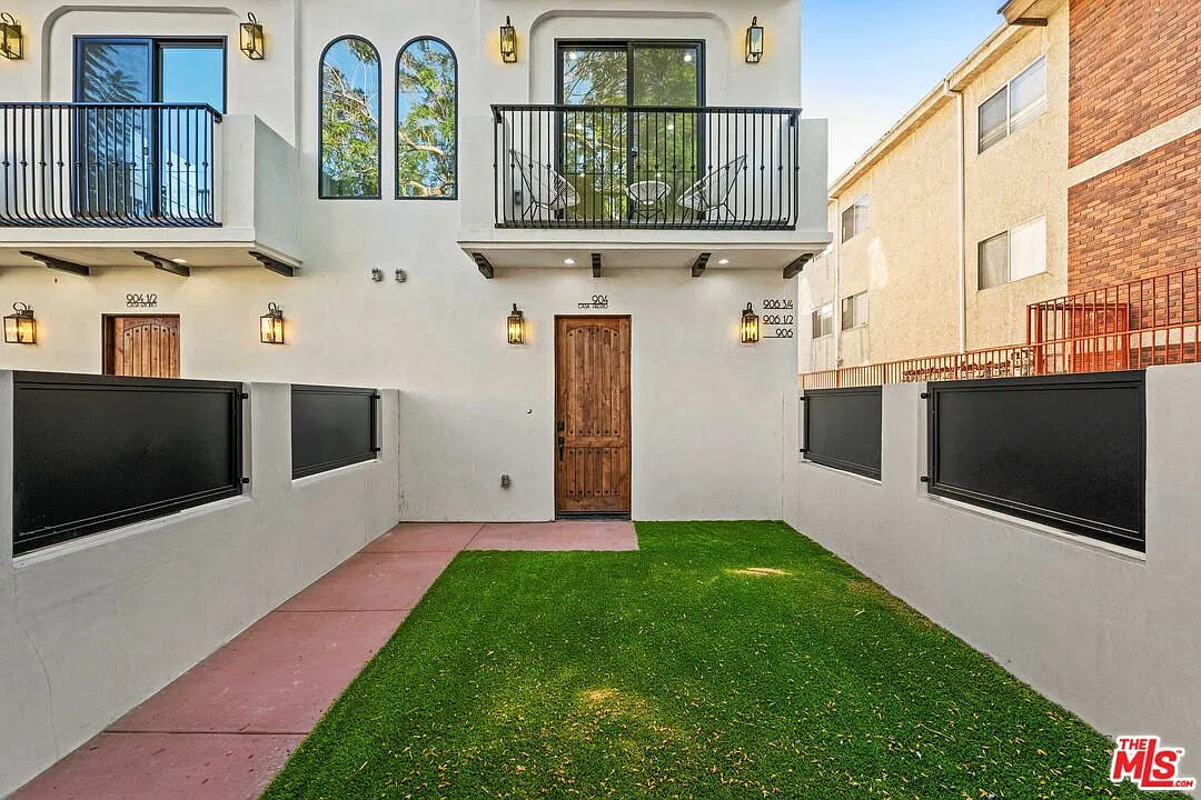 3 bed, 3.5 bath, 1600 sqft, $5,495 — Photo 3