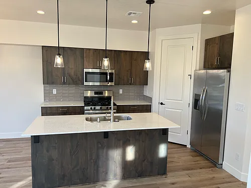 273 S 1930 W Photo 1