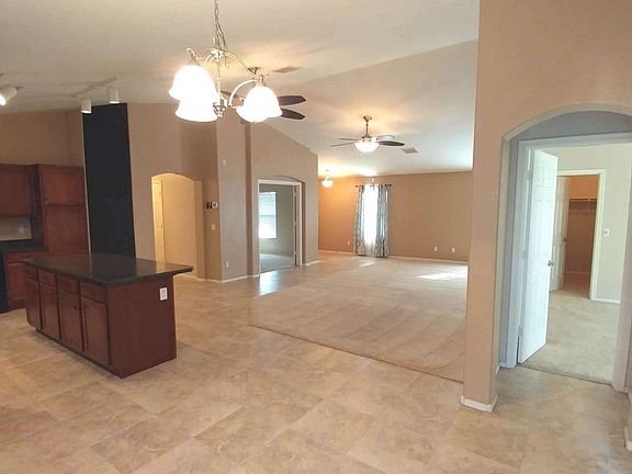 4th image of 3611 E Austin Ln