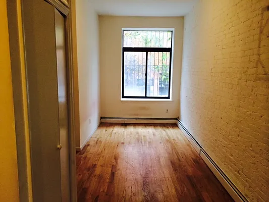 Rented by Moses Stoller, LREB | media 2