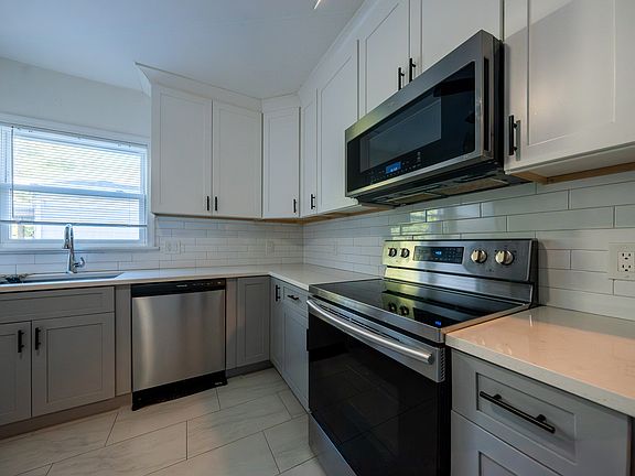 2nd image of 1470 Eastern Ave #2