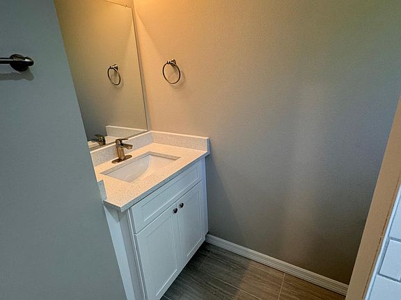 5th image of 804 Highland Ave #810