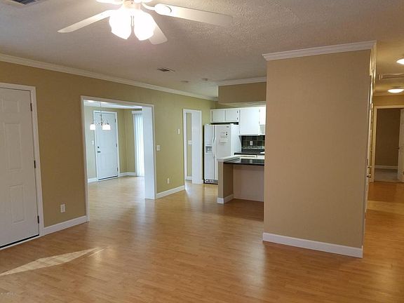 4th image of 5503 Fargo Dr N