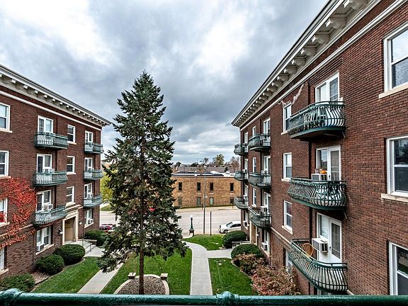 5th image of 2464 Harney St APT 28