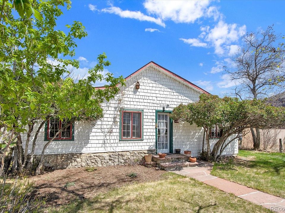 1st image of 410 Pinon Street