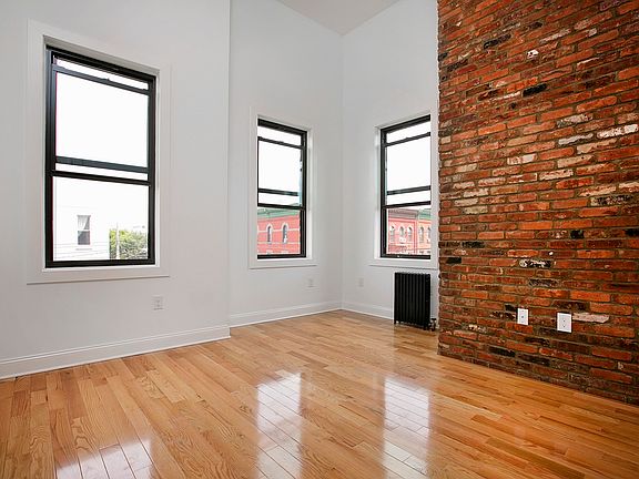 2nd image of 160 Wyckoff Ave APT 2L